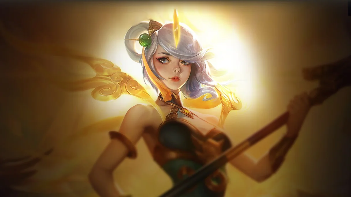 Lunar Empress Lux Centered Splash