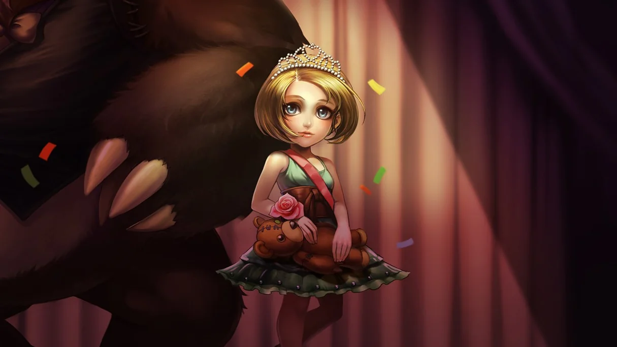 Prom Queen Annie Centered Splash